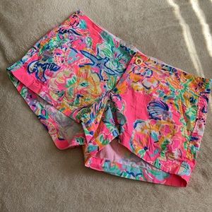 Lilly Pulitzer Size 4 The Kerrie Short Hot Pink
